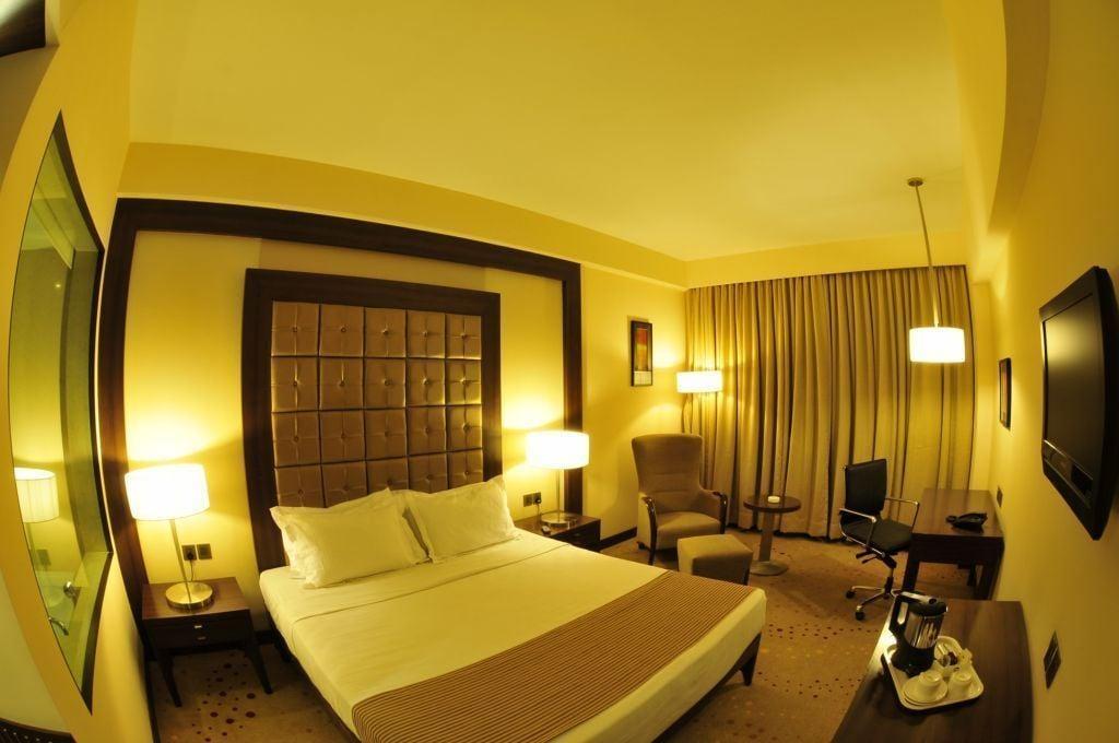 The Cambay Grand Hotel Ahmedabad Exterior foto