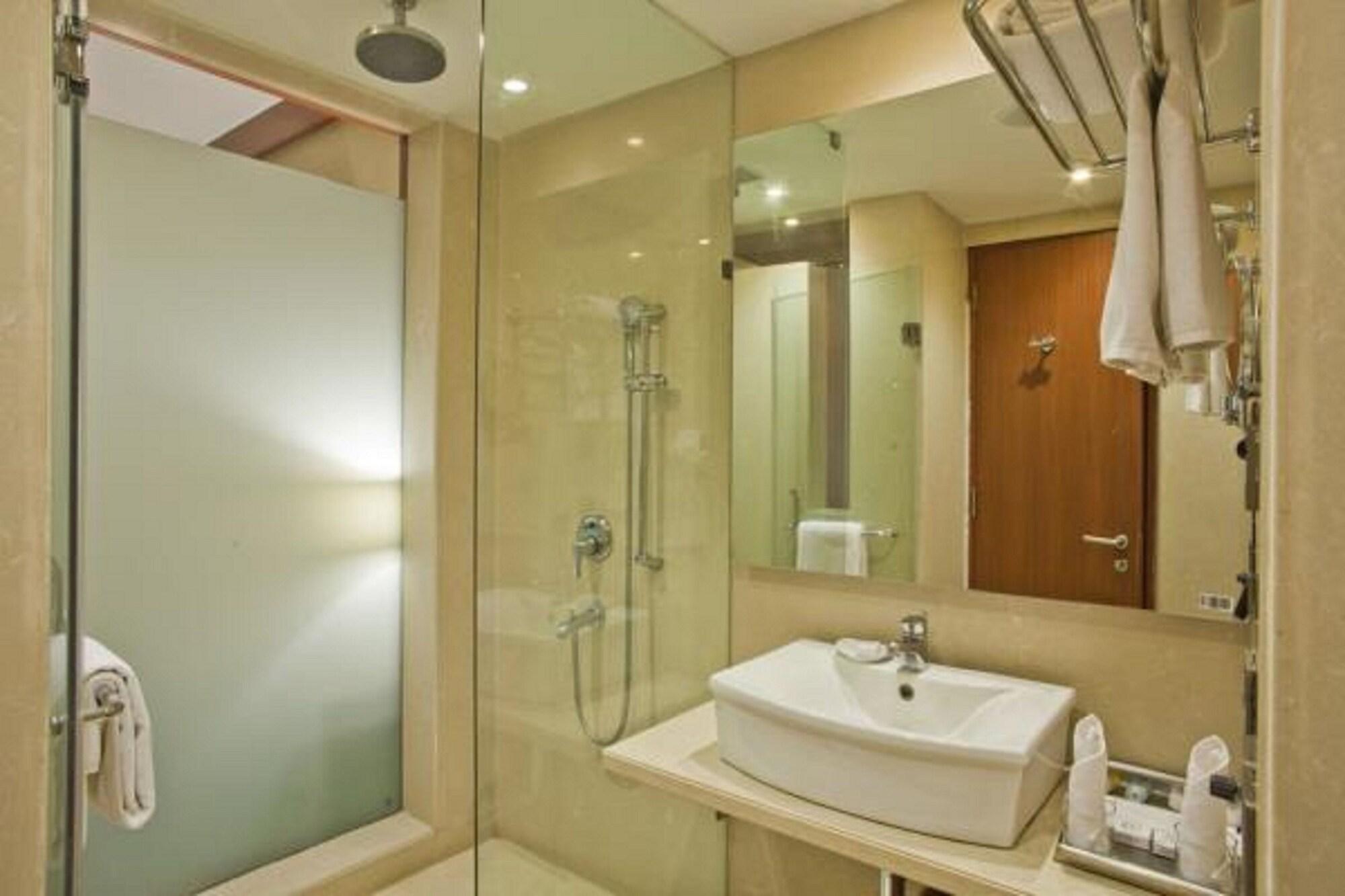The Cambay Grand Hotel Ahmedabad Exterior foto