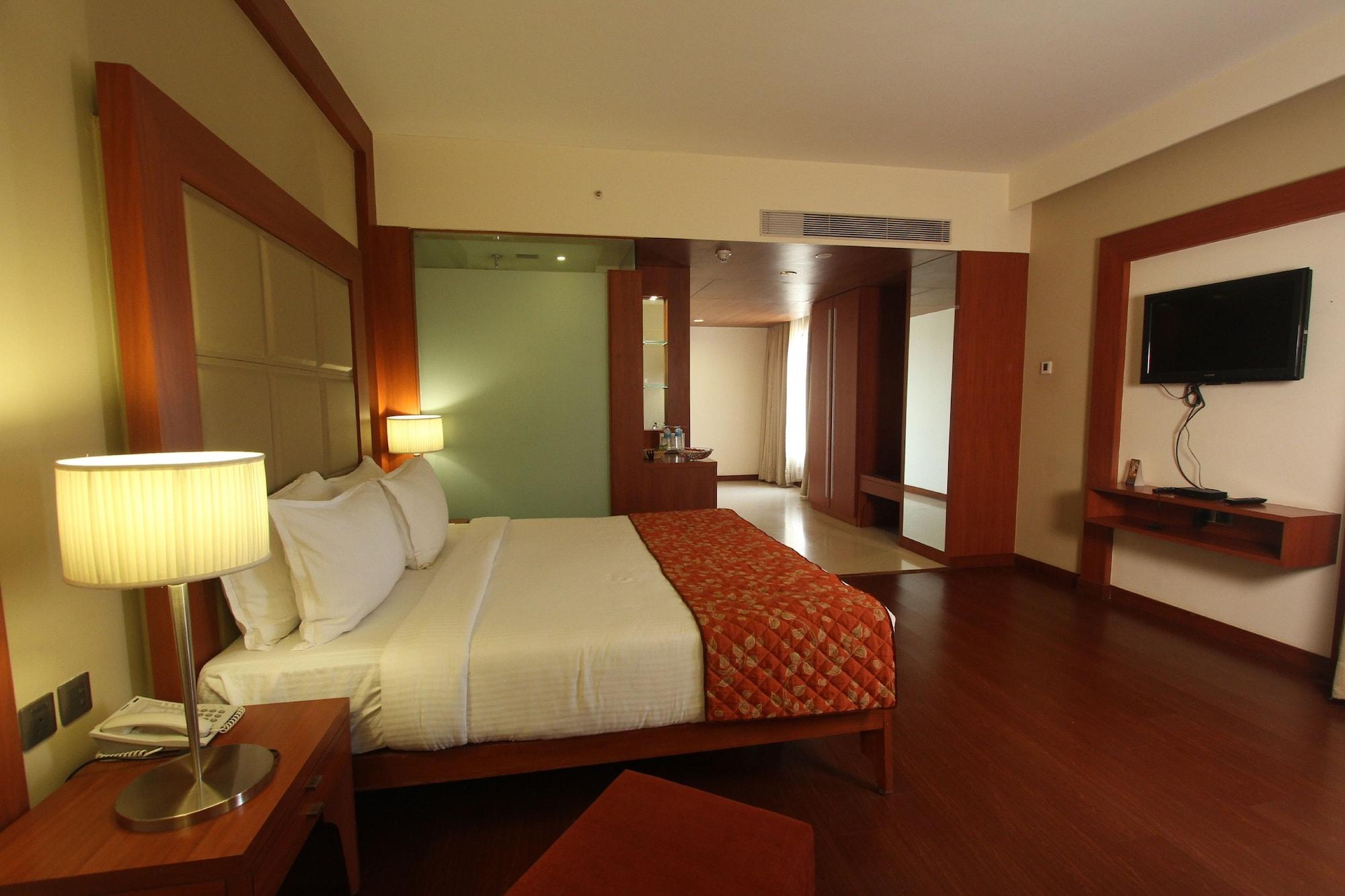 The Cambay Grand Hotel Ahmedabad Exterior foto