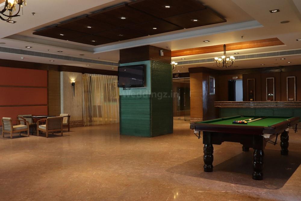 The Cambay Grand Hotel Ahmedabad Exterior foto