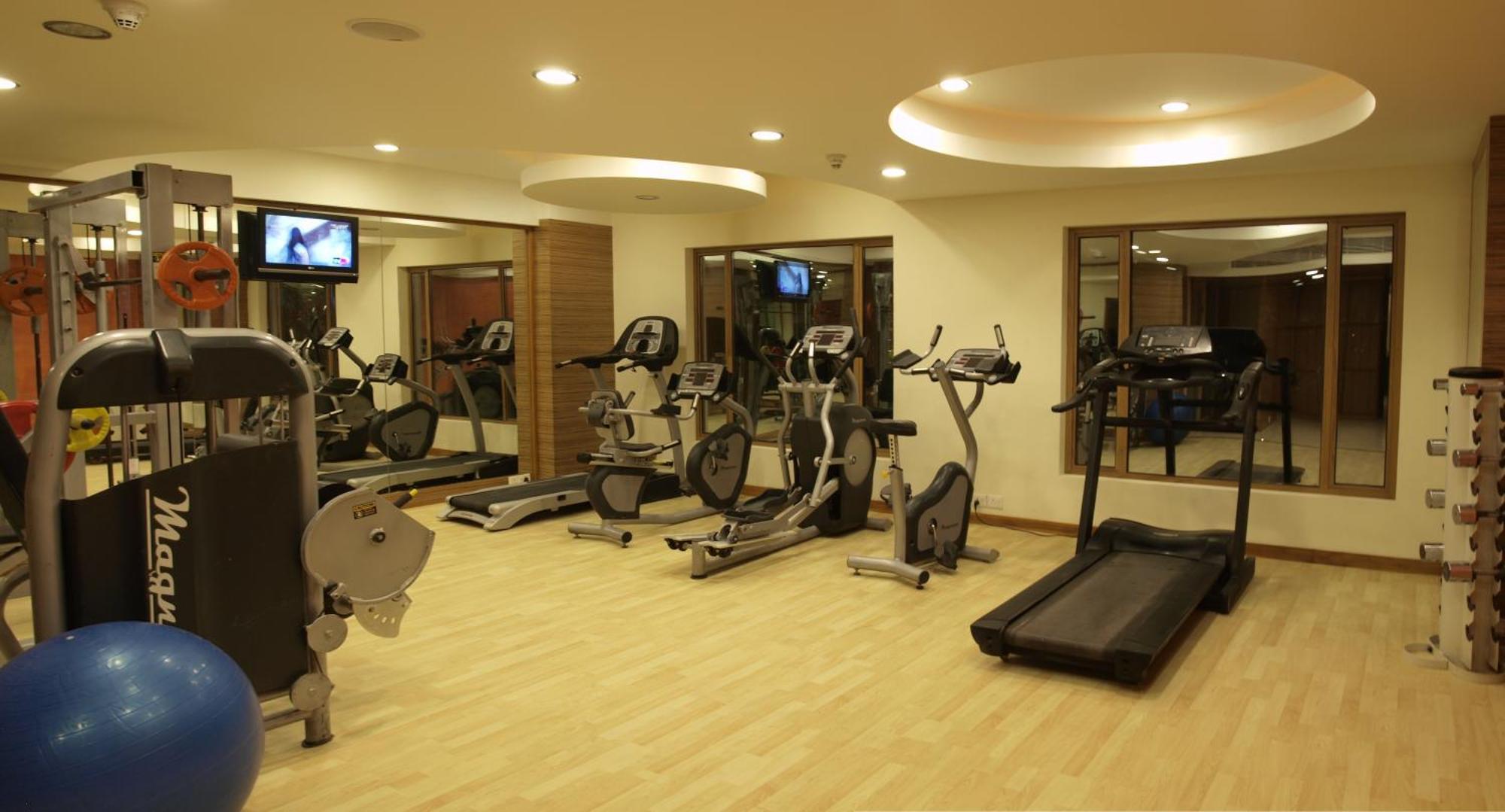 The Cambay Grand Hotel Ahmedabad Exterior foto