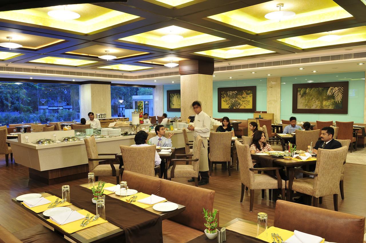 The Cambay Grand Hotel Ahmedabad Exterior foto