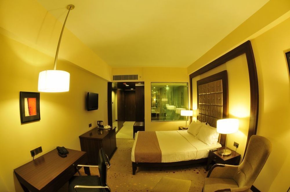The Cambay Grand Hotel Ahmedabad Exterior foto
