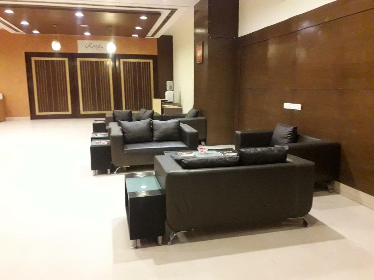 The Cambay Grand Hotel Ahmedabad Exterior foto